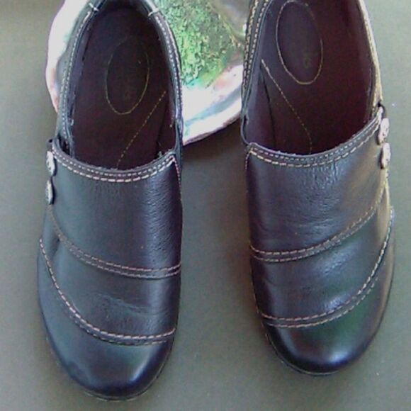 Clarks Black Leather Slip Ons - Picture 1 of 10